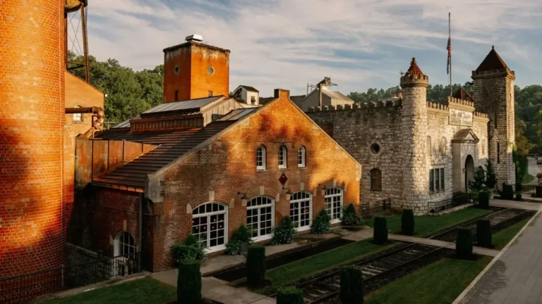 Castle & Key Destillery