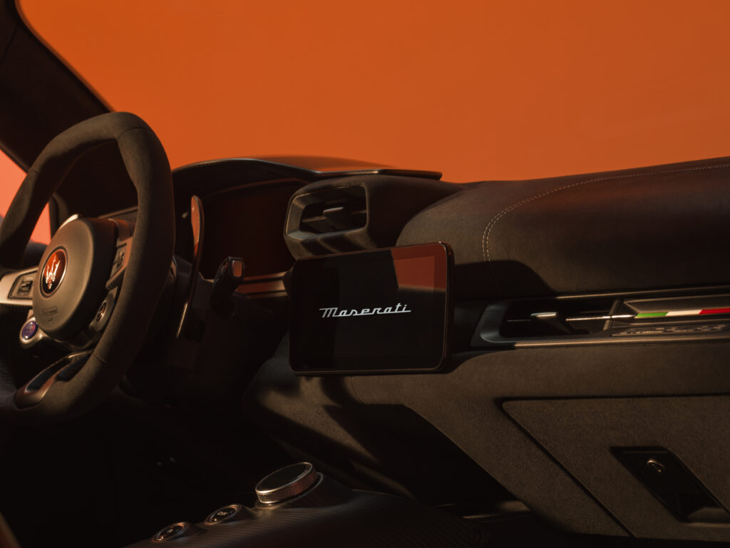 Original-26556-06-maserati-mcpura - Petróleo y Energía