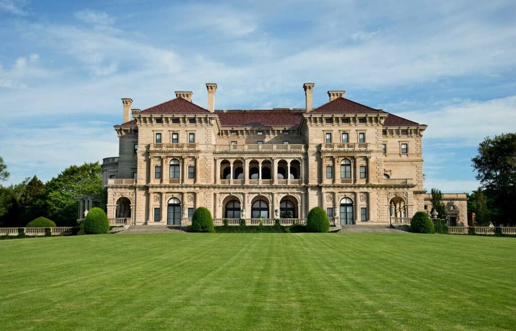 The Breakers Newport - Petróleo y Energía