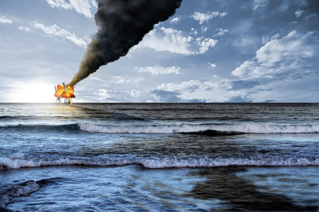 Oil platform explosion, Depositphotos - Petróleo y Energía Oil platform explosion, Depositphotos